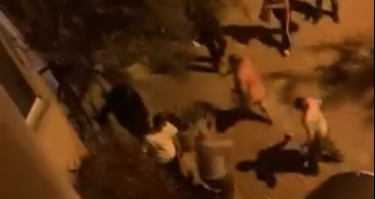 havai fisekli kutlamaya tepki gosteren cifti darbettiler WUOQpDcF