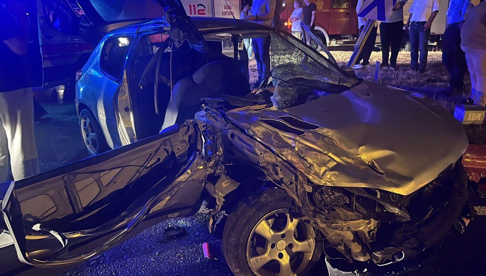 otomobil ve civciv yuklu tir carpisti rOKHTyRr