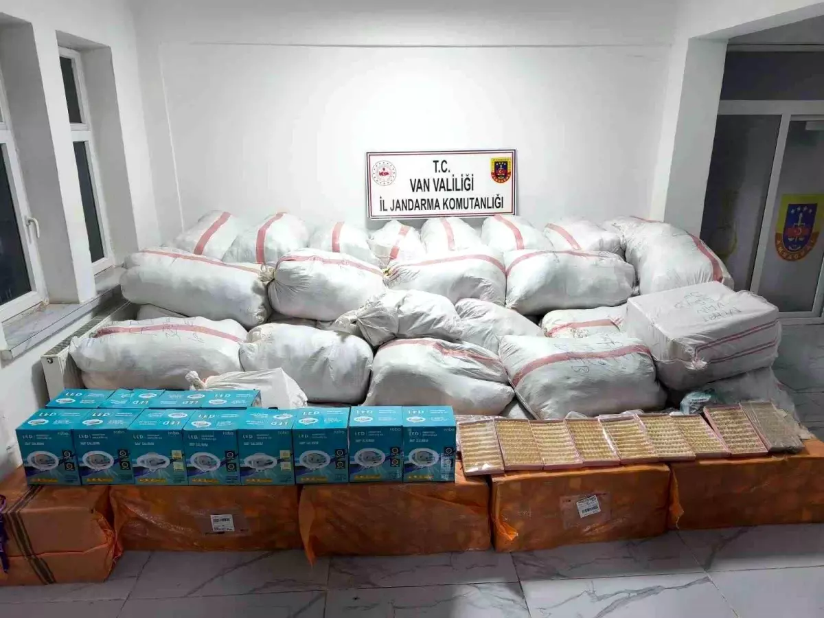 baskalede 46 milyon tllik kacak esya ele gecirildi WkZvyEPN.jpg