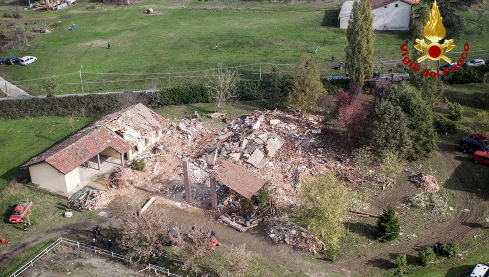 borclari yuzunden evlerini havaya ucurdular uc jandarma hayatini kaybetti XdSRbkal.jpg