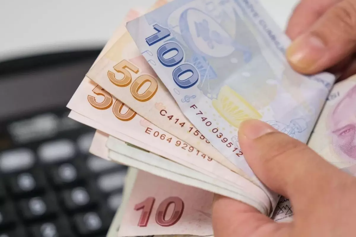 emekli ve memurun dort gozle bekledigi ocak zammi hesaplandi AyCSEJUa.jpg