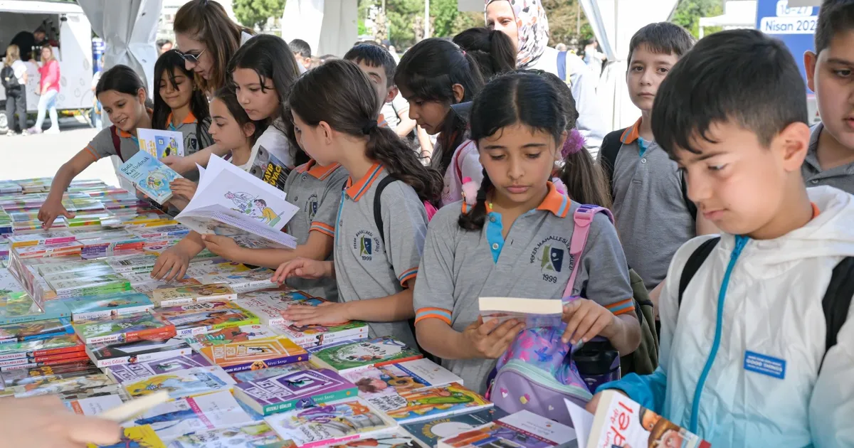 izkitap ve izmir uluslararasi edebiyat festivali basliyor DlkFyavi