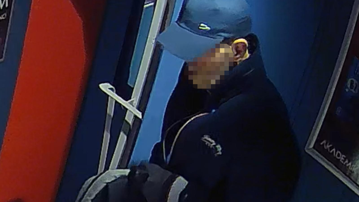 istanbulda piskin hirsiz guvenlik kamerasinda nNizdGrb.jpg