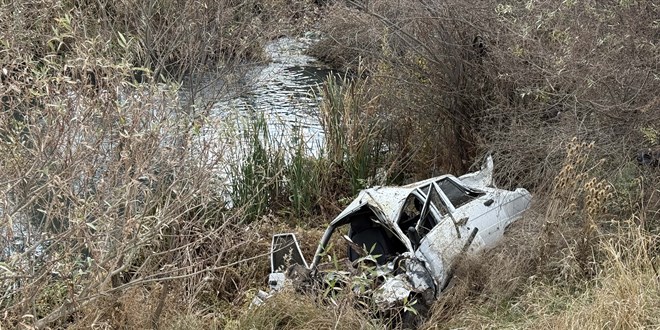 kahramanmarasta kopruden dusen otomobildeki 1 kisi oldu uNgLf6J7.jpg