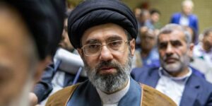 abd-basinindan-dikkat-ceken-iddia-hamaney-sahnede-yok-yonetim-devrim-muhafizlarinda-yL7Rt4iF