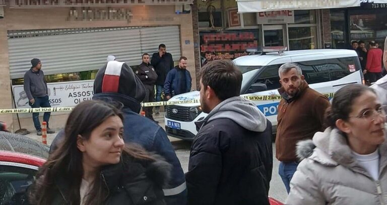 30-yillik-kuyumcu-yuzlerce-kilo-altinla-yurt-disina-kacti-mahalleli-sokta-9w7AgSax