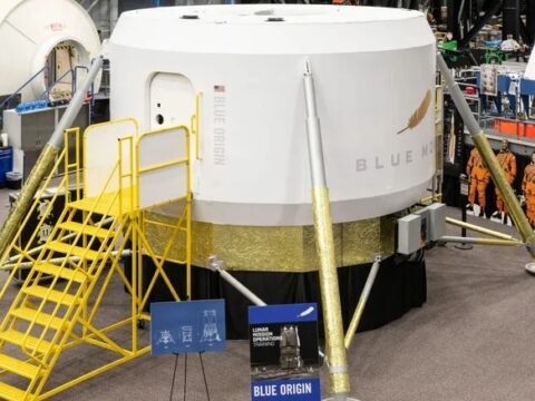 NASA, Blue Origin ile Ay Görevleri İçin Astronot Eğitimlerine Başlıyor