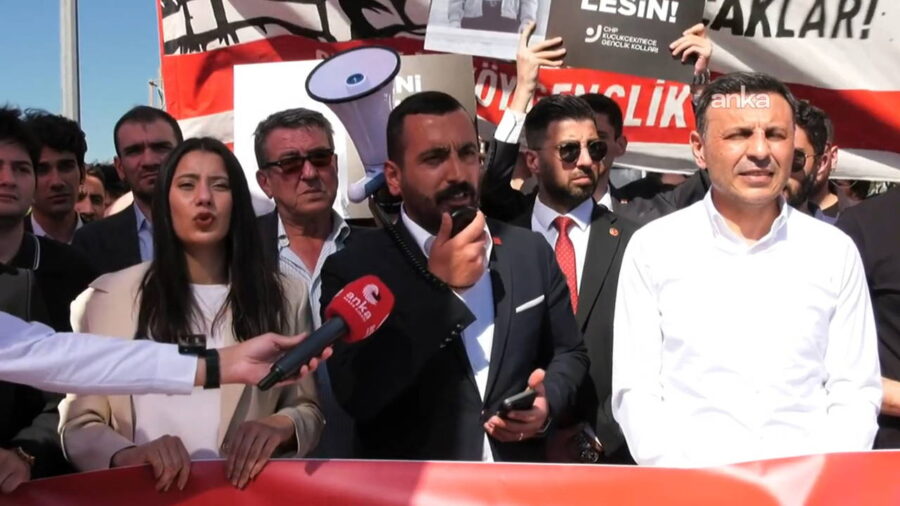 CHP İstanbul Gençlik Kolları 19 Mayıs’ta Kortej Yürüyüşü Düzenledi: “Sorumluluğumuzun Bilincindeyiz”