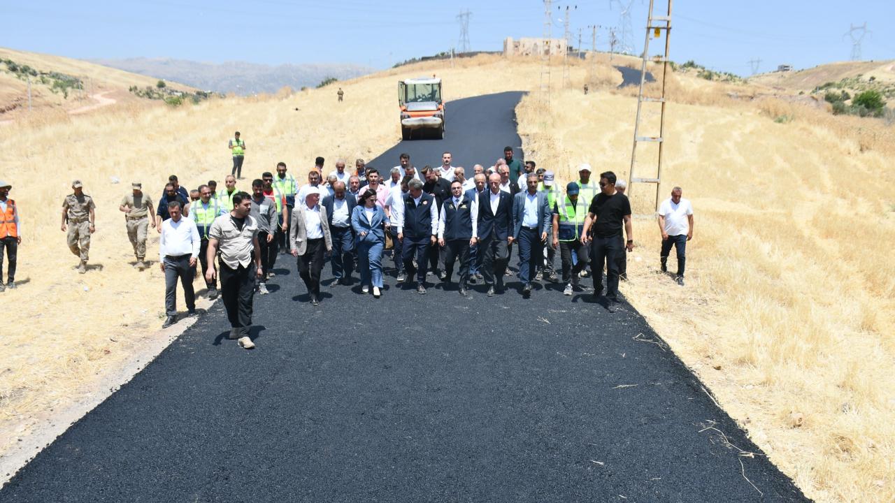 Şırnak’ta 150 kilometrelik köy yolu asfaltlama seferberliği başladı